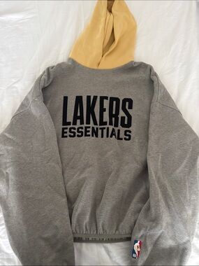 Essentials Gray Sweatshirt with Yellow Hood and LAKERS Print